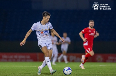 Học trò cưng HLV Troussier tạo diễn biến khó tin ở V-League
