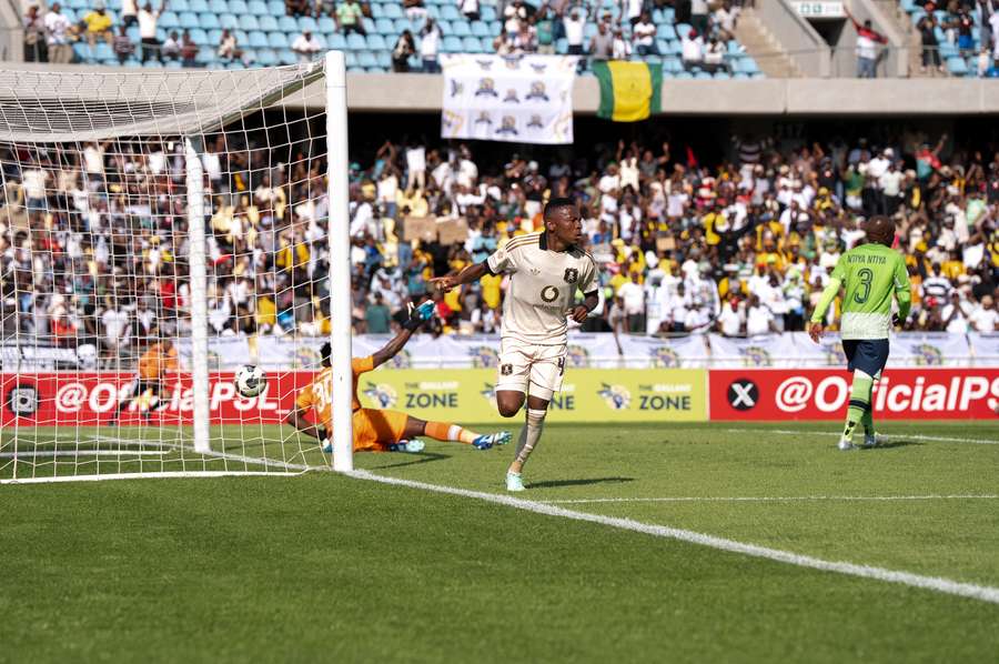 Orlando Pirates nhận được sự tiếp thêm sức mạnh đáng kể khi hai trụ cột trở lại sau chấn thương.