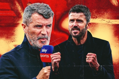 Roy Keane nói thẳng về tương lai của Michael Carrick tại MU