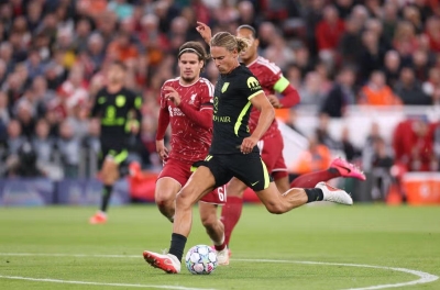Một ngôi sao Liverpool bị CĐV đòi bán gấp sau trận thắng Atletico Madrid