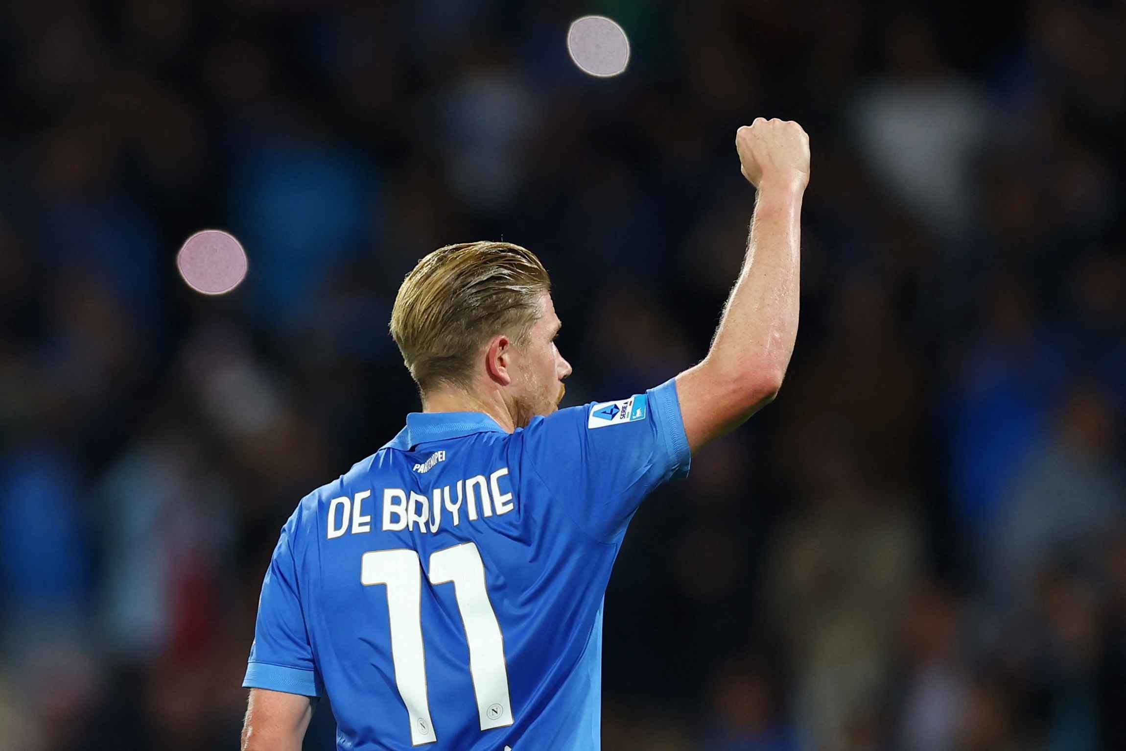 Đang có phong độ tốt nhất sau nhiều năm, De Bruyne quyết tâm cùng Napoli chuộc lỗi ở đấu trường châu Âu.