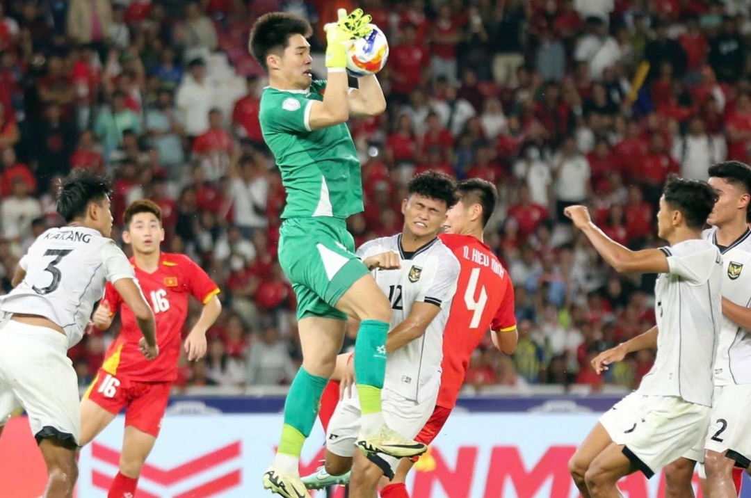 Người nhện 1m91 của U22 Việt Nam lập kỷ lục định giá 6 tỷ Đồng