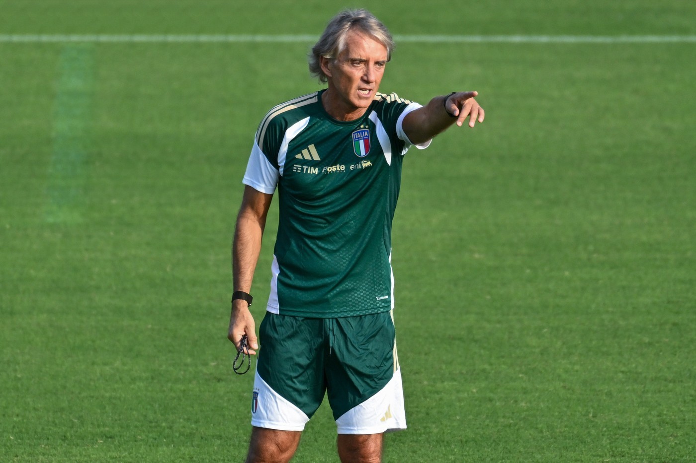 Roberto Mancini cùng đội tuyển Italy bắt đầu hành trình tìm lại những người hâm mộ vỡ mộng.