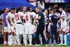 ĐỘC QUYỀN: Bobby Zamora nói các cầu thủ ngoài đội hình chính của tuyển Anh có thể khẳng định giá trị trước Tây Ban Nha