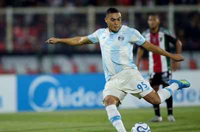 Vinicius trượt 3 quả pen trong trận