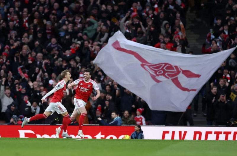Odegaard toả sáng, Arsenal chính thức đòi lại ngôi đầu Ngoại hạng Anh