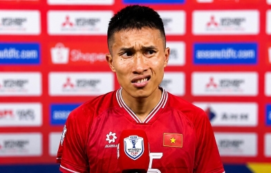 Thêm một 'máy quét' chấn thương nặng, HLV Kim Sang-sik rơi vào thế cực khó