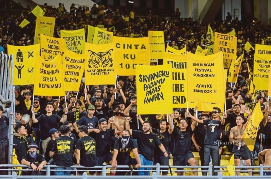 Bóng đá Malaysia gặp biến lớn trước AFF Cup