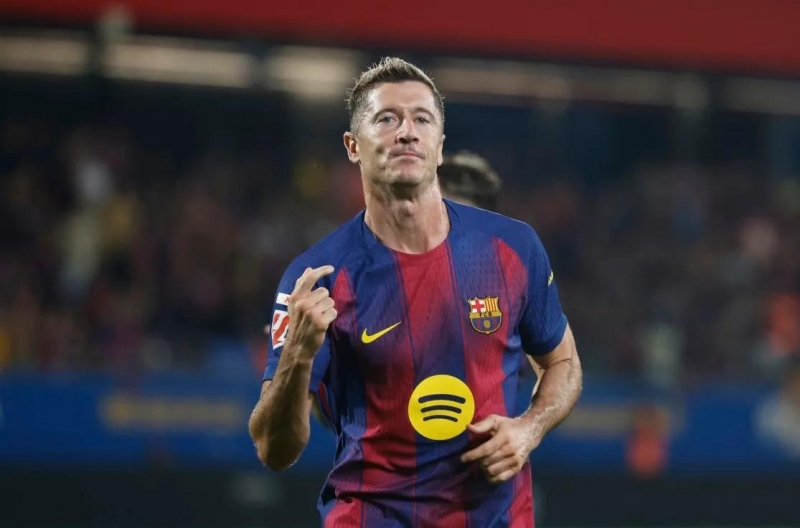 Barcelona yêu cầu tiền đạo dừng ghi bàn