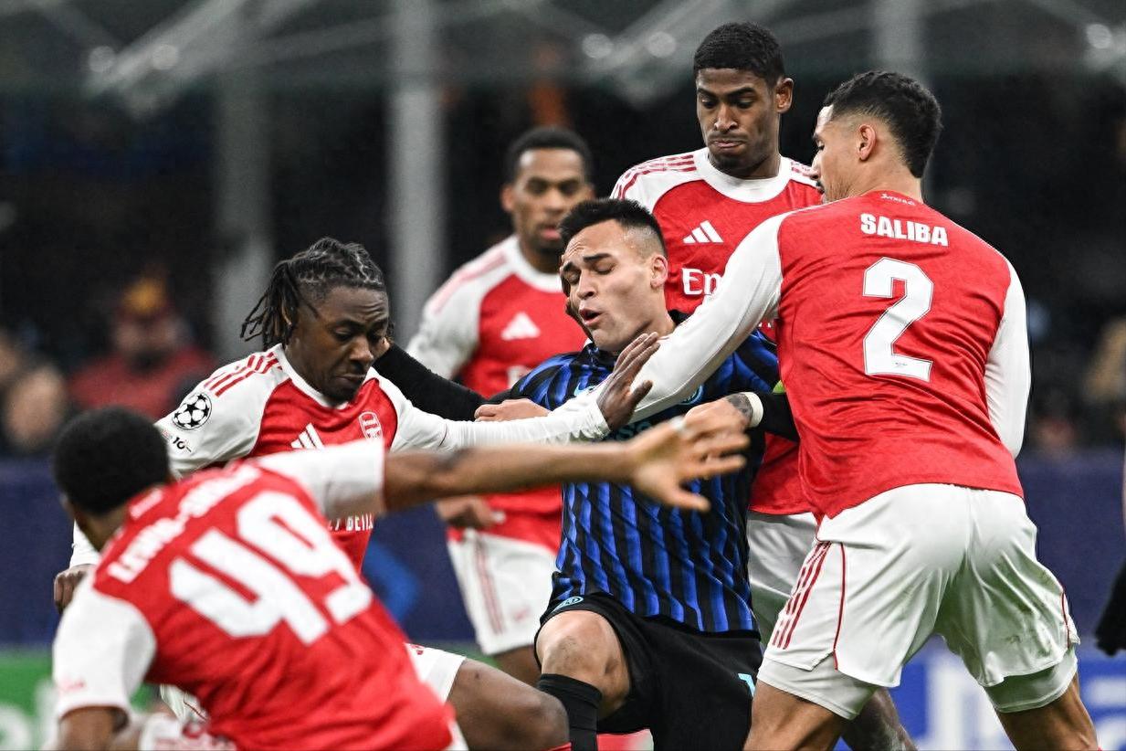 Ngoại hạng Anh＞Serie A! Ngoại hạng Anh dễ chơi hơn Champions League, Arsenal xoay tua đội hình lớn thắng đậm Inter Milan 3-1, cặp tiền đạo cùng ghi bàn