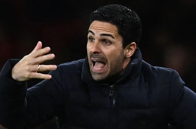 Arsenal trả giá không thể đắt hơn khi bỏ xa Man City 5 điểm