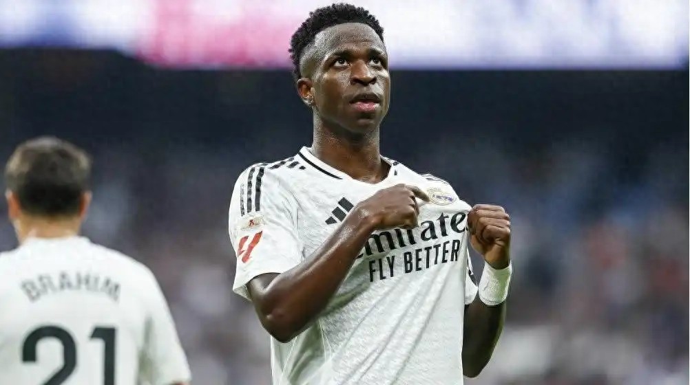 Loại bỏ Alonso vẫn thu về hợp đồng lớn 1 tỷ, Al-Nassr Jeddah chi mạnh tay để ký hợp đồng với Cầu thủ xuất sắc nhất thế giới