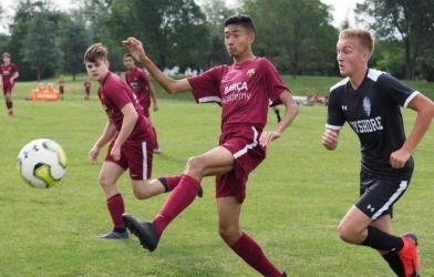 Thần đồng Việt kiều cao gần 2m chuyển sang Thái Lan thi đấu