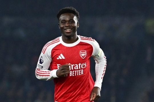 Nghe CĐV reo hò, người hùng Arsenal biết ngay Man City trượt nhịp