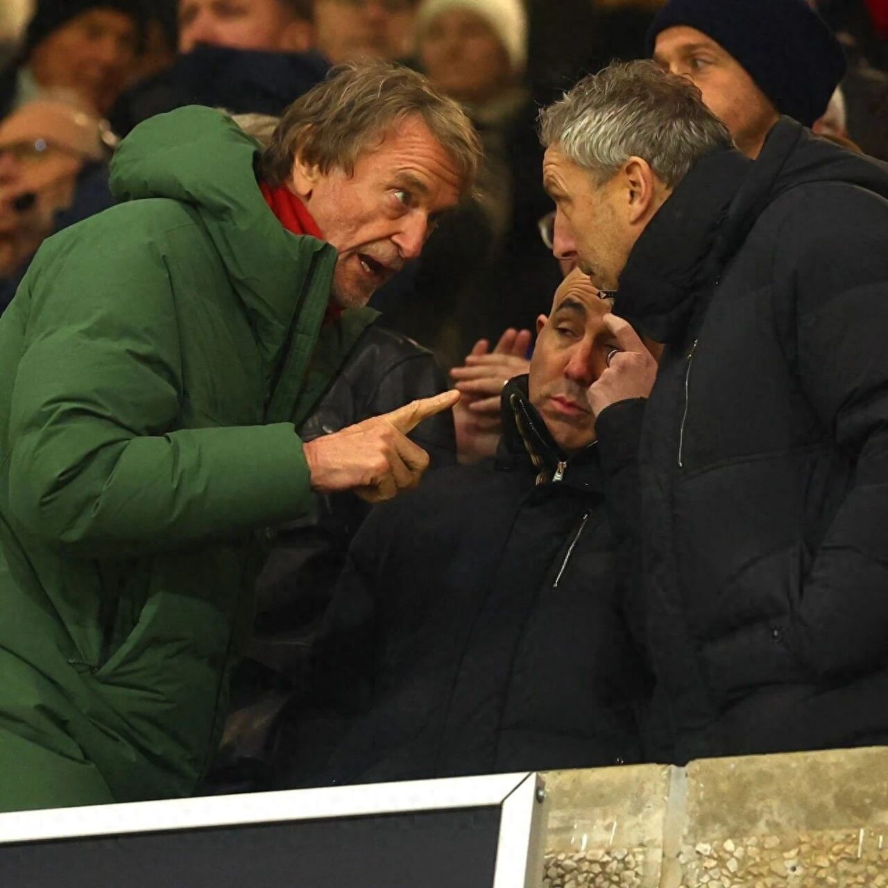 Nội bộ Man United có sự bất đồng về việc chọn huấn luyện viên, khó tìm được chiến lược gia danh tiếng, có thể sẽ lặp lại mô hình Ralf Rangnick! Solskjær sẵn sàng cứu nguy lần nữa