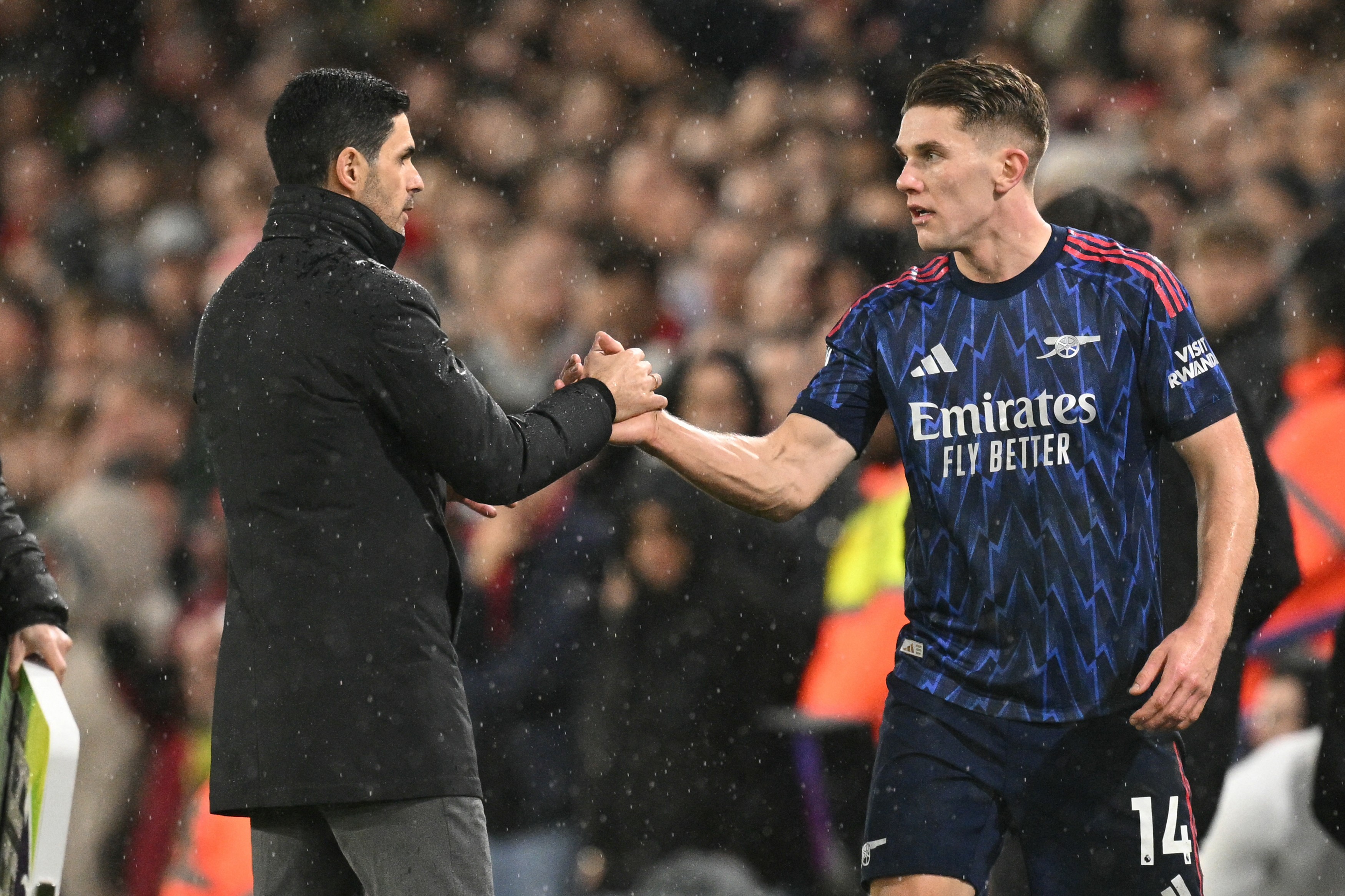 Huấn luyện viên Arsenal Arteta ca ngợi "ý chí phi thường" của tiền đạo đang gặp khó khăn Gyokeres