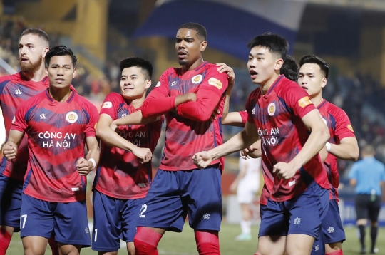 Trận CAHN vs Ninh Bình gây sốt: Hết sạch vé xem Đình Bắc sau U23 châu Á