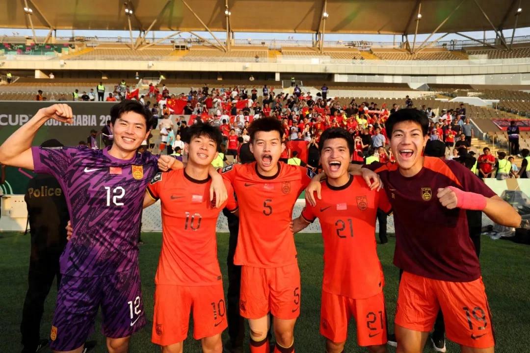 U23 năm cầu thủ trở lại đội! Huấn luyện viên mới của Chiết Giang: Họ thể hiện sự cạnh tranh rất mạnh mẽ, nhưng sẽ không có đặc quyền