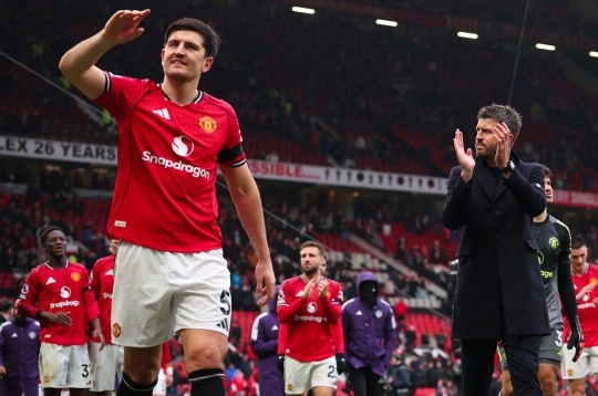 HLV Michael Carrick nói lời khó tin về Maguire