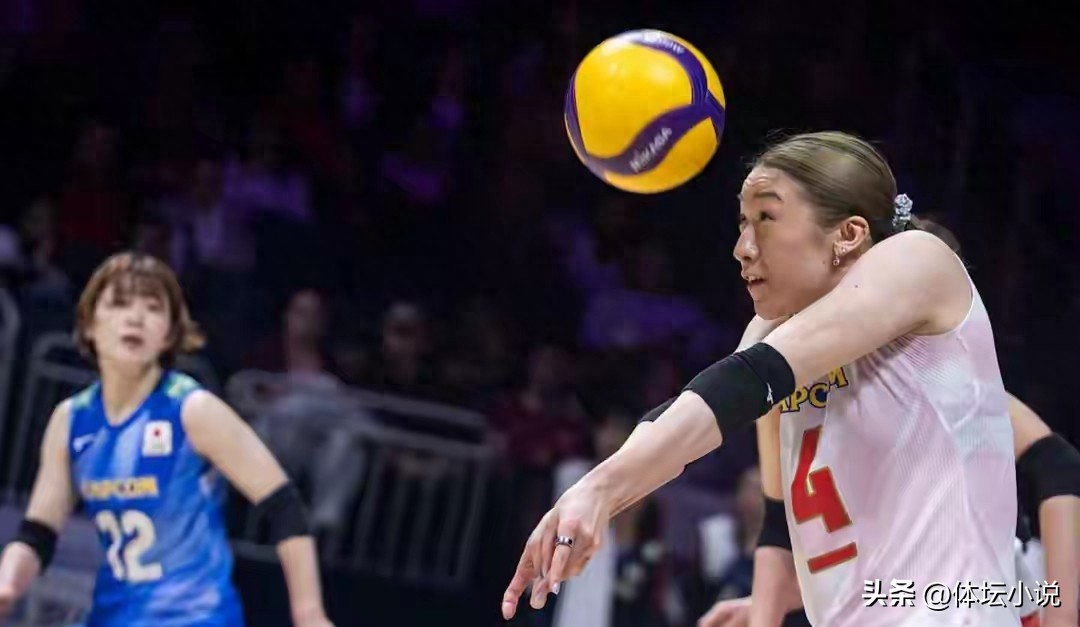 Đội tuyển bóng chuyền nữ Nhật Bản quá mạnh! Đánh bại Đức 3-0, giành 3 trận thắng liên tiếp, leo lên vị trí thứ ba tại giải Vô địch các quốc gia.
