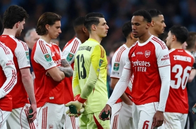 CĐV Arsenal không tin đội mình có thể vô địch Ngoại Hạng Anh