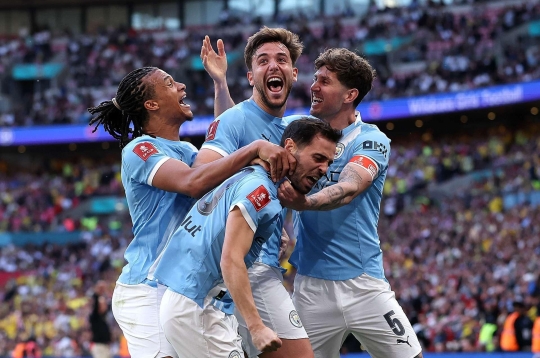 CHÍNH THỨC: Công thần giành 19 danh hiệu chia tay Man City