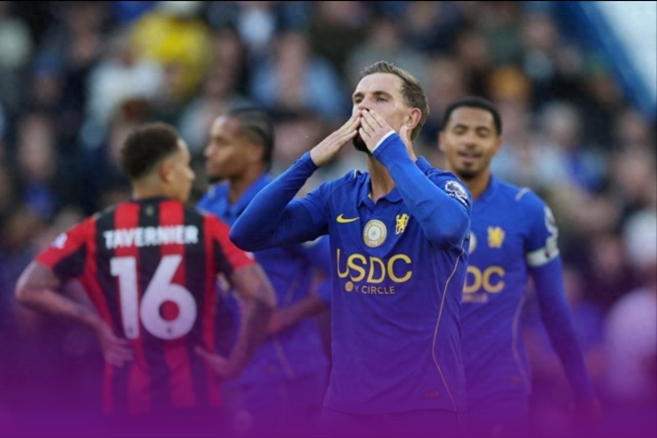 Cựu thủ quân Liverpool ‘cứu nguy’ Chelsea tại Stamford Bridge, ghi 2 bàn và 1 kiến tạo giúp đội bóng chấm dứt chuỗi ba trận không biết mùi chiến thắng.