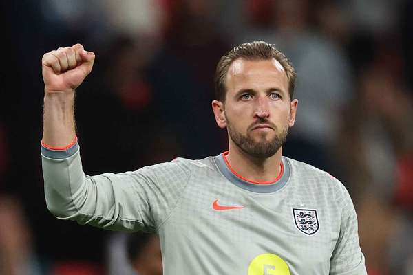 Kane thừa nhận việc bắt kịp kỷ lục ghi bàn quốc tế của Ronaldo không phải là không khả thi.