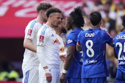 Tranh cãi dữ dội trận Chelsea vào chung kết FA Cup