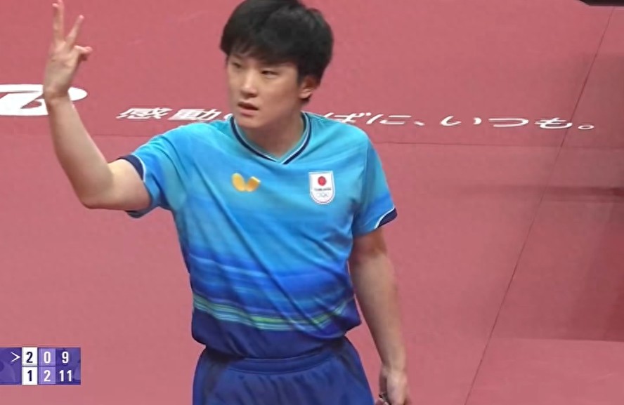 Chung kết đồng đội nam tại Nagoya: Vương Sở Khâm thua 0-3 trước Tomokazu Harimoto, bóng bàn Trung Quốc thua Nhật Bản 2-3, lần đầu mất chức vô địch sau 36 năm.