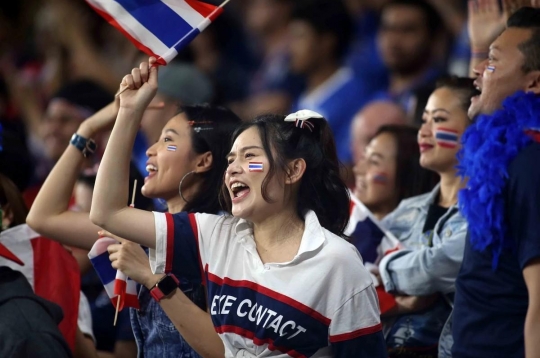 CĐV Thái Lan đồng loạt réo tên ĐT Việt Nam vì hòa thất vọng đội Tây Á