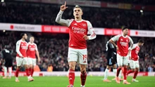 Arsenal đánh bại Aston Villa trong trận cầu có năm bàn thắng để củng cố ngôi đầu