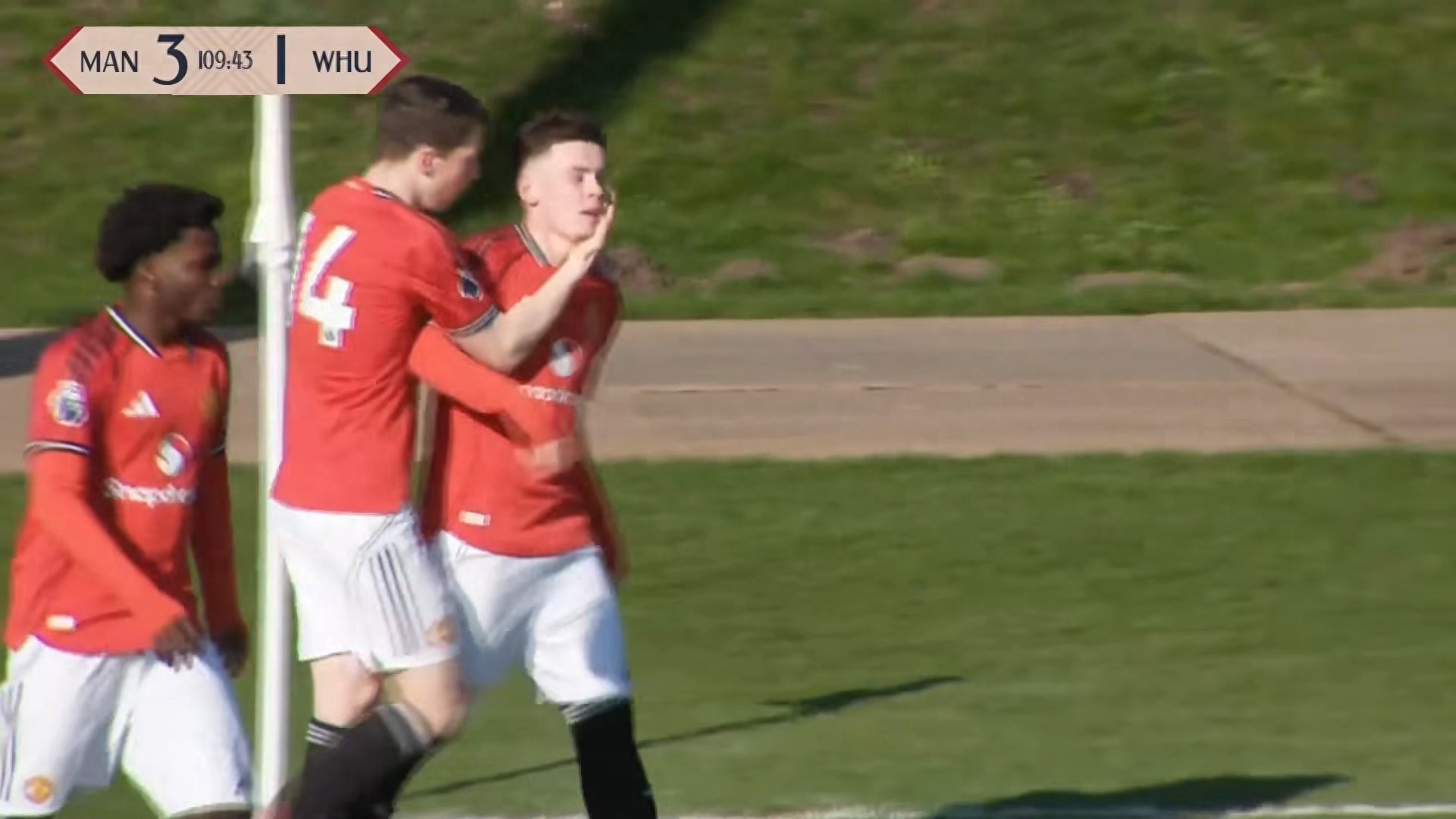 Con trai cả của Rooney ghi bàn thu hút sự chú ý của Chủ tịch Ratcliffe, mùa sau có thể gia nhập đội một Manchester United! Bí ẩn về sự biến mất của tiểu Fletcher được hé lộ