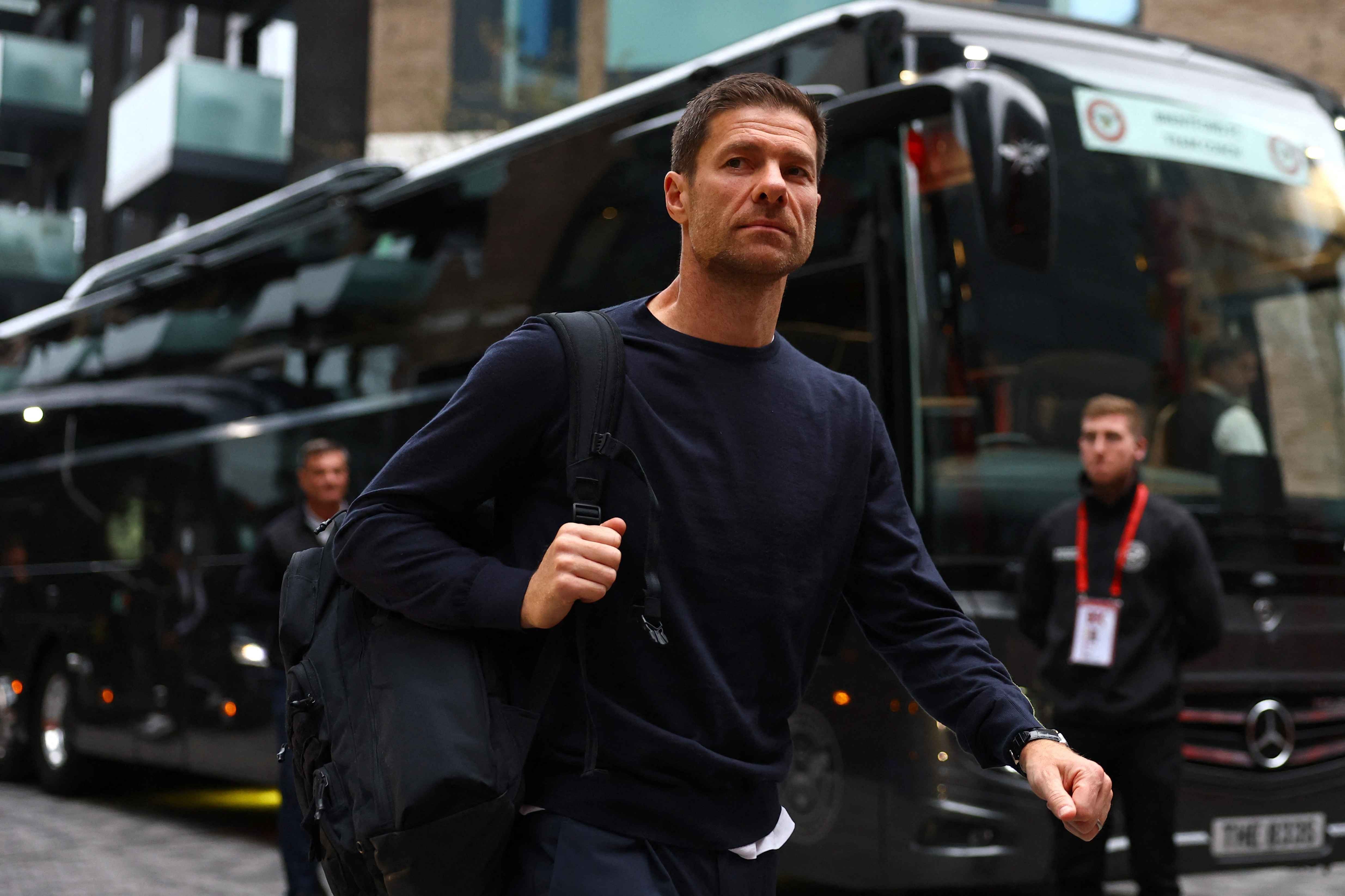 Alonso xác nhận Caicedo và Palmer nằm trong danh sách cầu thủ sẵn sàng đối đầu Bournemouth.