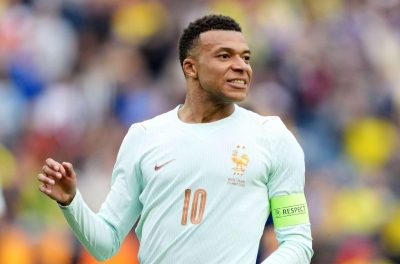 'Mbappe là tiền đạo vĩ đại nhất lịch sử tuyển Pháp'