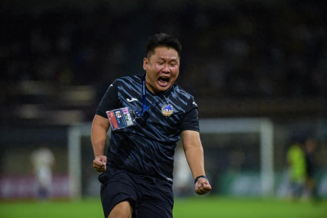 Sân nhà của Chongqing Tongliang Long tại Super League đã được xác định, phân tích lý do huấn luyện viên mới chọn Liu Jianye