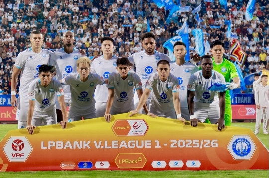 Nam Định thoát cơn ác mộng 186 ngày tại V-League