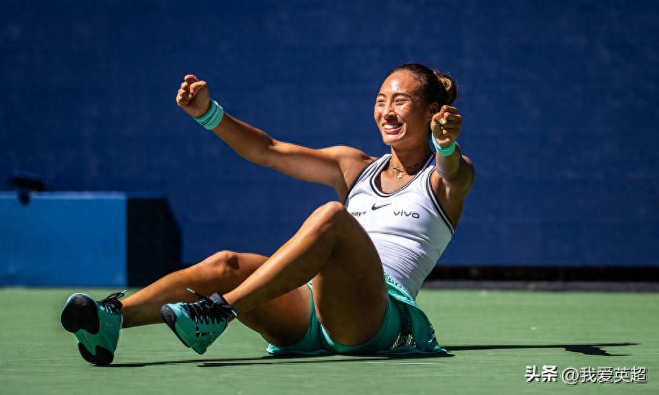Zheng Qinwen mạnh mẽ "vả mặt"! Bị US Open xem thường 4 vòng liên tiếp nhưng vẫn lội ngược dòng, là tay vợt không hạt giống duy nhất vào tứ kết
