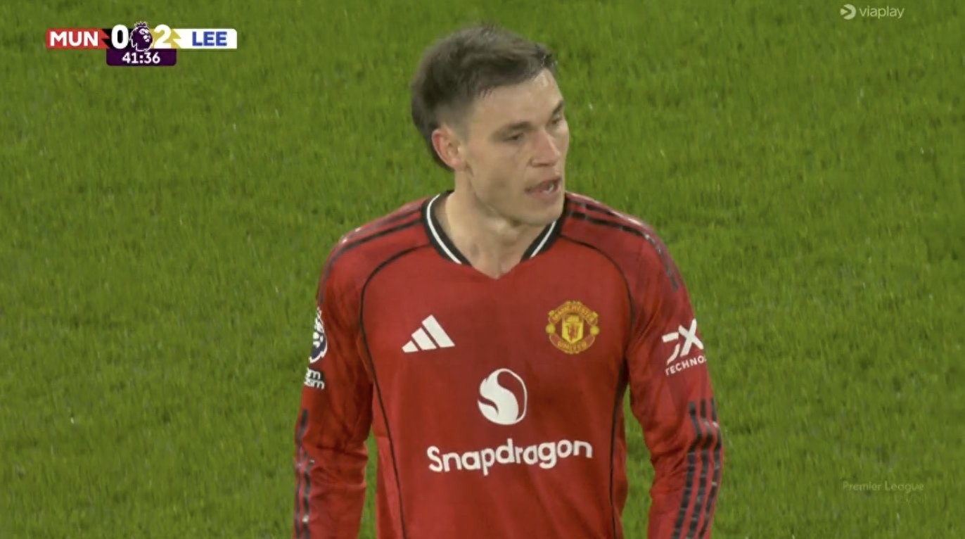 Tiền vệ phòng ngự của Man Utd bị Roy Keane chỉ trích! Sir Jim Ratcliffe chấp nhận mất 15 triệu để thanh lý, đàm phán chuyển nhượng đã bắt đầu