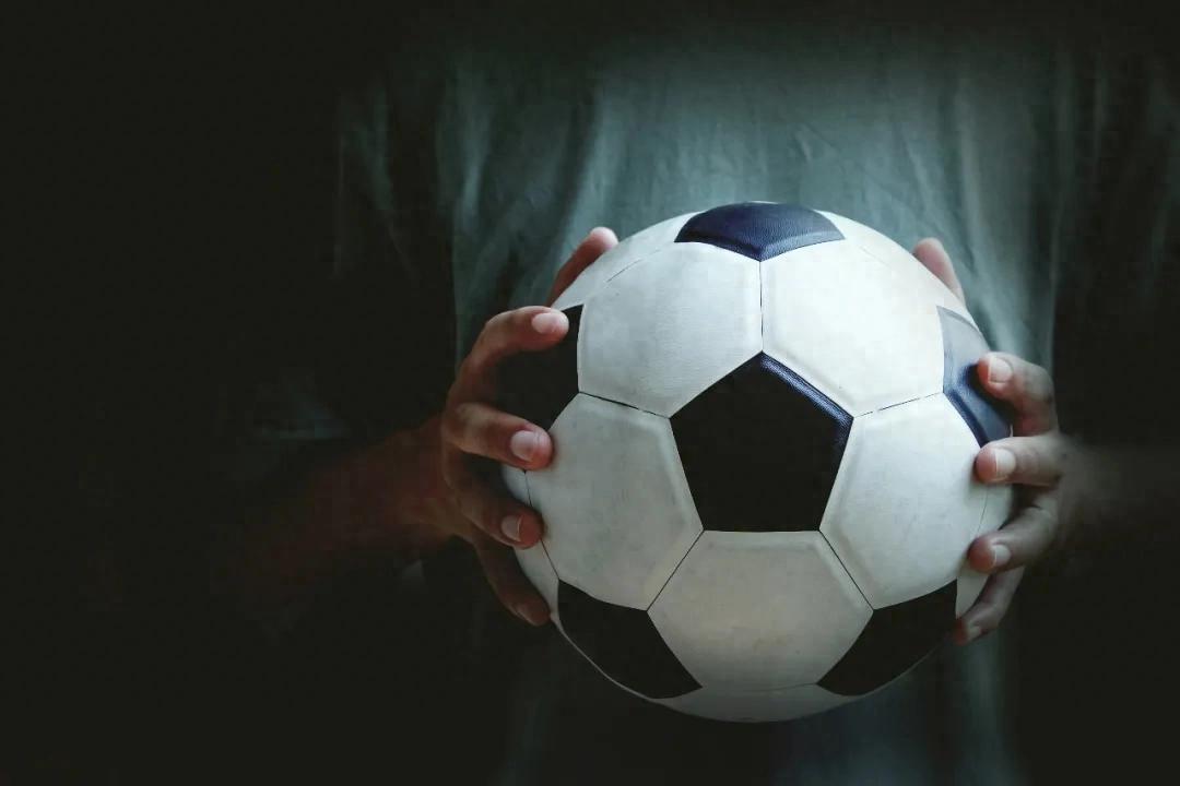 Bằng cách giám sát thường xuyên và phục hồi hệ sinh thái, bảo vệ con đường tái sinh của bóng đá Trung Quốc