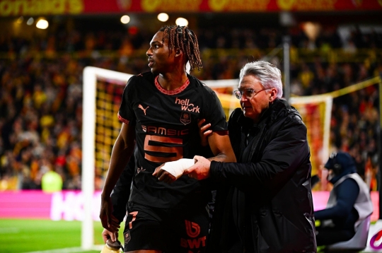 Chưa kịp ra mắt, tân binh 60 triệu của Liverpool đã gặp chấn thương nặng