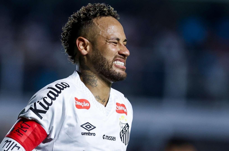 Neymar lên tiếng xin lỗi vì suýt làm CLB lâm nguy