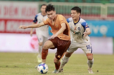 Trực tiếp bóng đá SLNA 0-0 HAGL: Chủ nhà ép sân