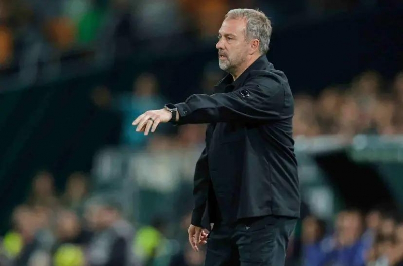 HLV Hansi Flick: 'Cậu ấy đã cứu chúng tôi thoát thua'