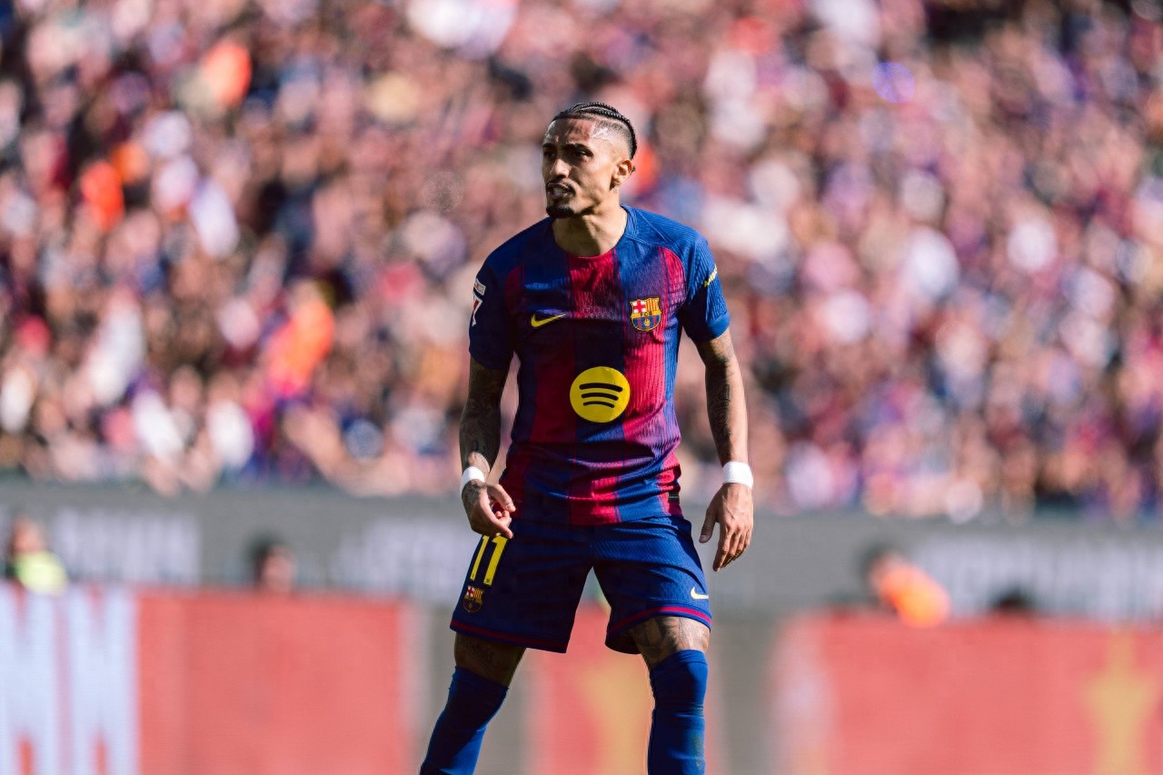 Barcelona đối mặt với thách thức lớn ở La Liga và Champions League: Raphinha chấn thương, nghỉ 5 tuần, không thể tham gia 3 trận gặp Atletico.