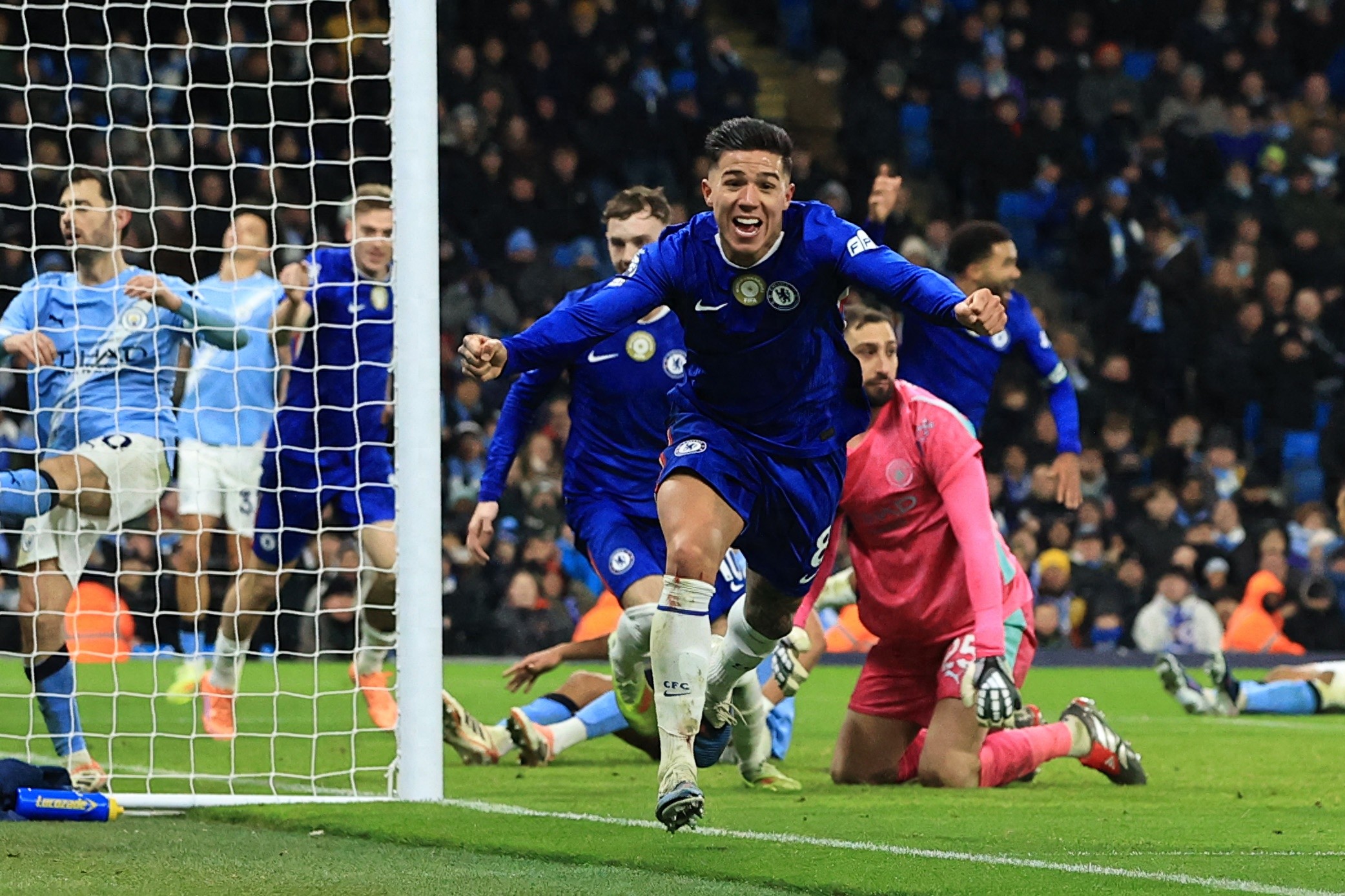 Hàng cao cấp! Enzo ghi bàn gỡ hòa cho Man City trong thời gian bù giờ, sau khi gia nhập Chelsea đã có 23 bàn, 25 kiến tạo và 2 danh hiệu, giá trị được đẩy lên lại.