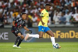 Vì sao Sundowns có thể cân nhắc kỹ trước khi để Mokoena thực hiện quả phạt đền trước Pirates