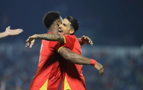 Đội tuyển Việt Nam nhận mưa lời khen từ người hâm mộ